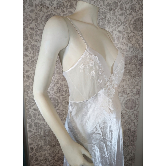 Vintage Val Mode Bridal lingerie Slip Midi Length Lace Satin Beading - Picture 4 of 9